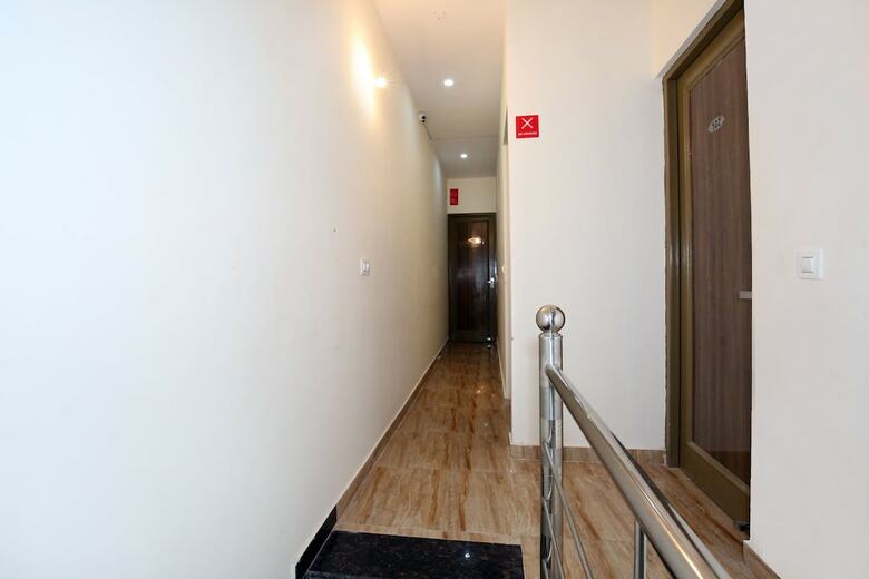 Hotel Oyo 9254 The Platinum