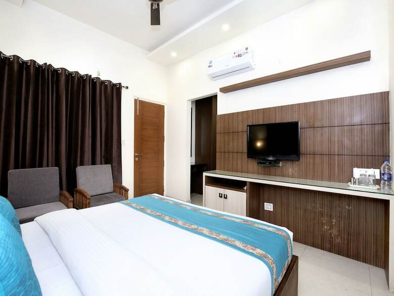 Oyo 8954 Hotel Joy
