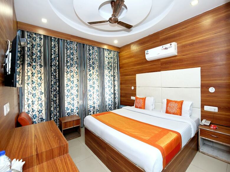 Oyo 8622 Hotel Grand Inn