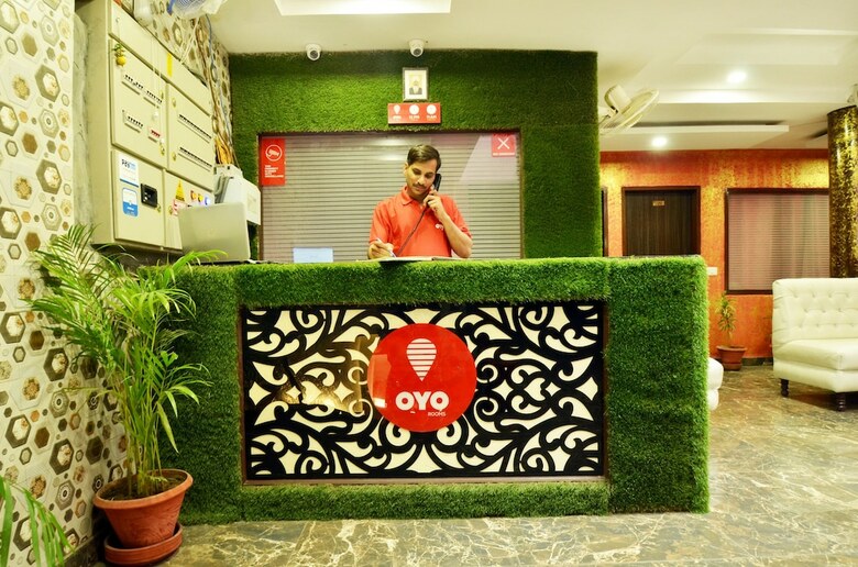 Oyo 8622 Hotel Grand Inn