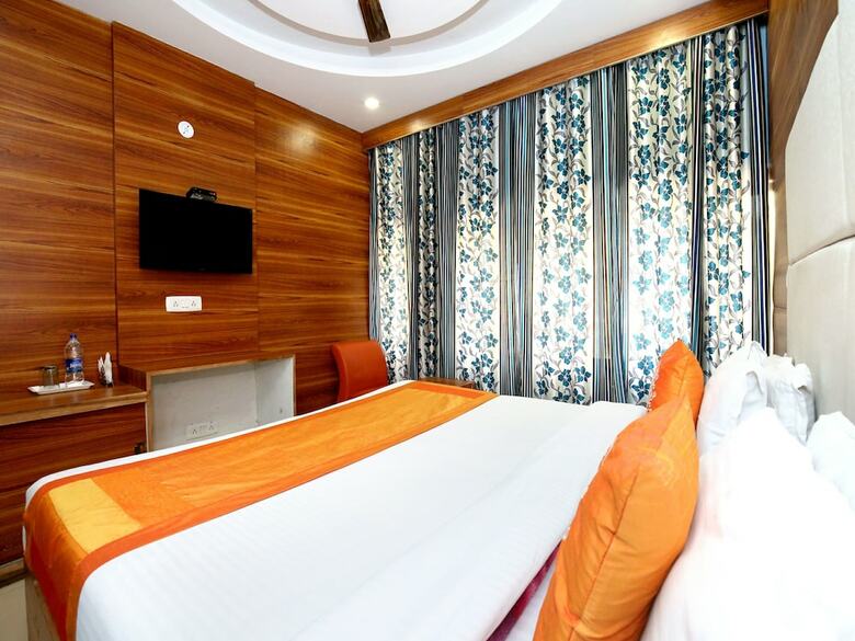 Oyo 8622 Hotel Grand Inn