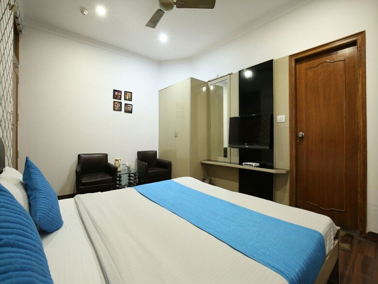 Oyo 9230 Hotel Royal Brooks