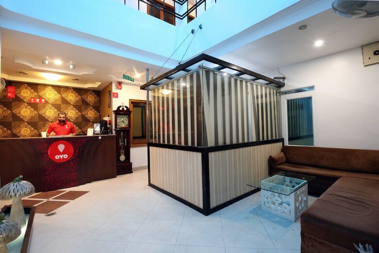 Oyo 9230 Hotel Royal Brooks