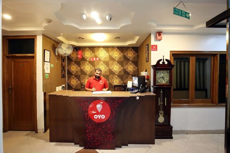 Oyo 9230 Hotel Royal Brooks