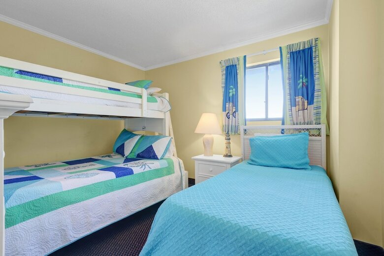 Hotel Sands Beach Club Resort