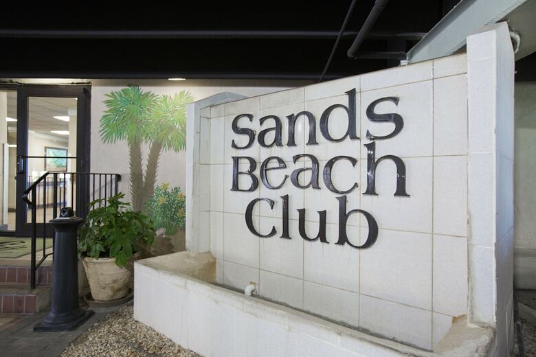 Hotel Sands Beach Club Resort