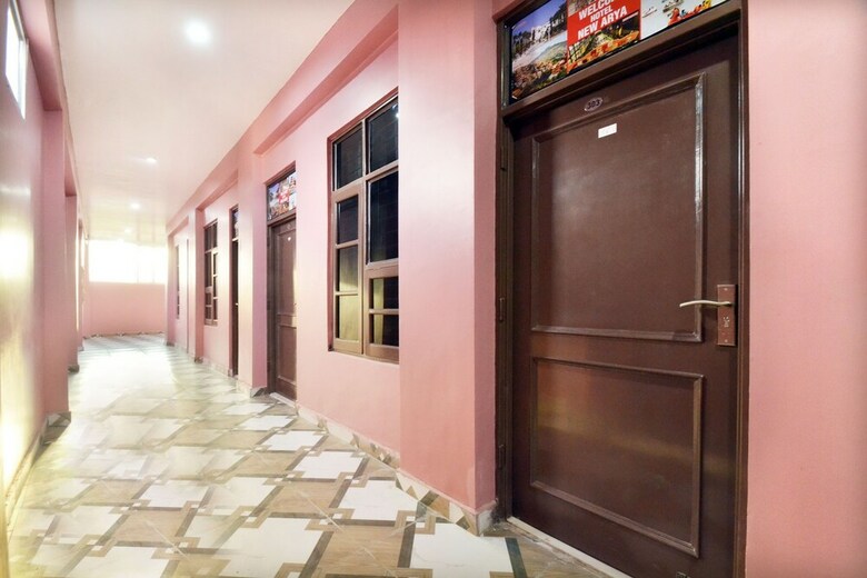 Oyo 8452 Hotel New Arya 2
