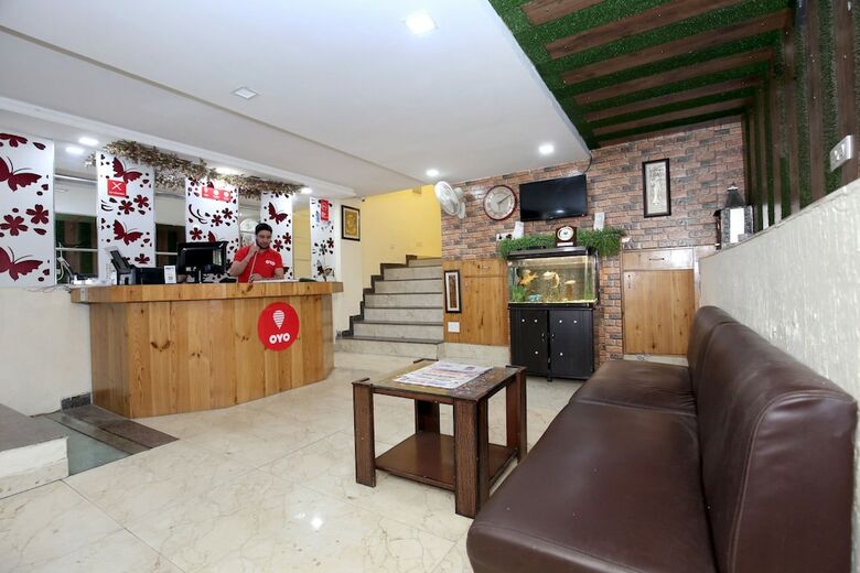 Oyo 10145 Hotel Jk