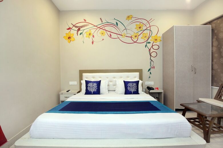 Oyo 10070 Hotel Satkar Regency