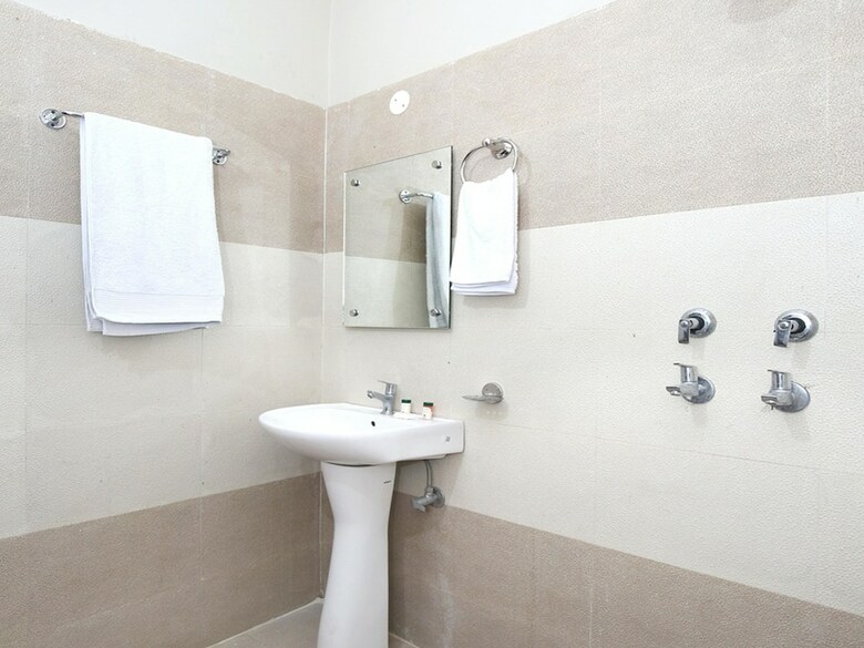 Oyo 10070 Hotel Satkar Regency