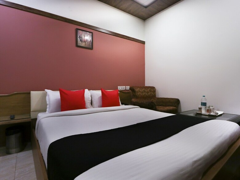 Capital O 9822 Hotel Seven