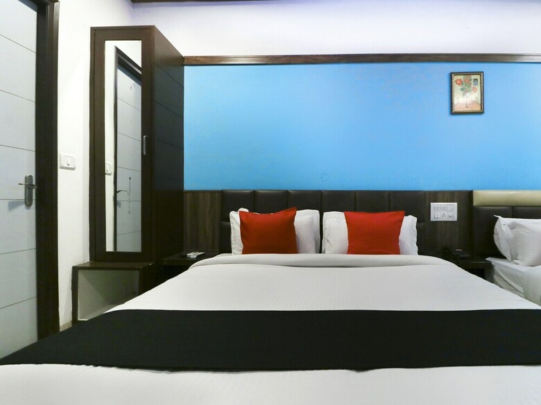 Capital O 9822 Hotel Seven