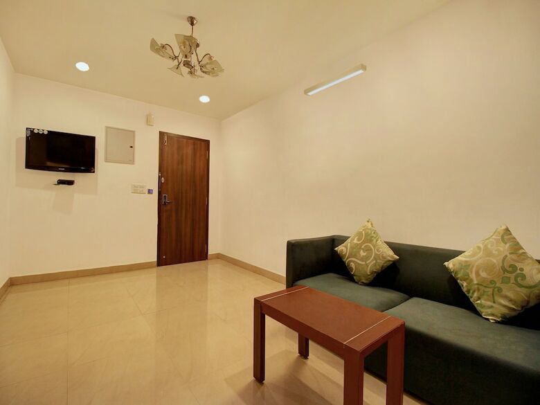 Hotel Oyo 10744 Grand Marena