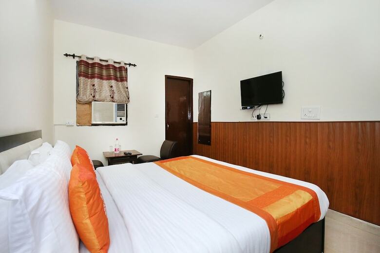 Oyo 10377 Hotel Tango