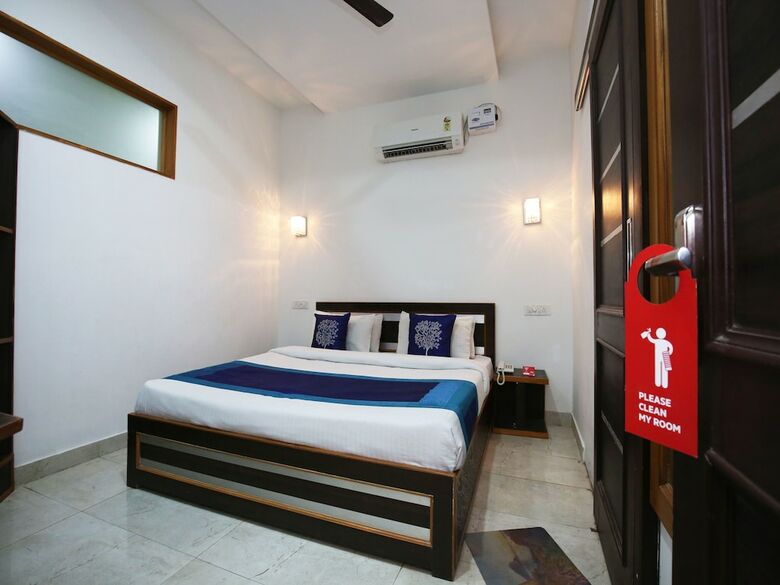 Oyo 9956 Hotel Pelican Inn