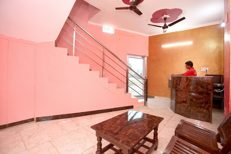 Oyo 10012 Hotel Pink City