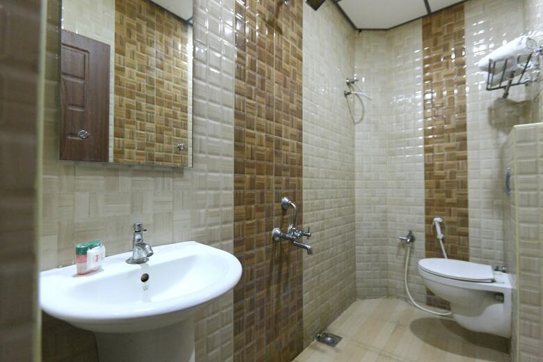 Hotel Oyo 1246 Raaj Residency