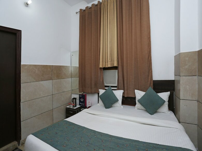 Oyo 9367 Hotel Taj Galaxy