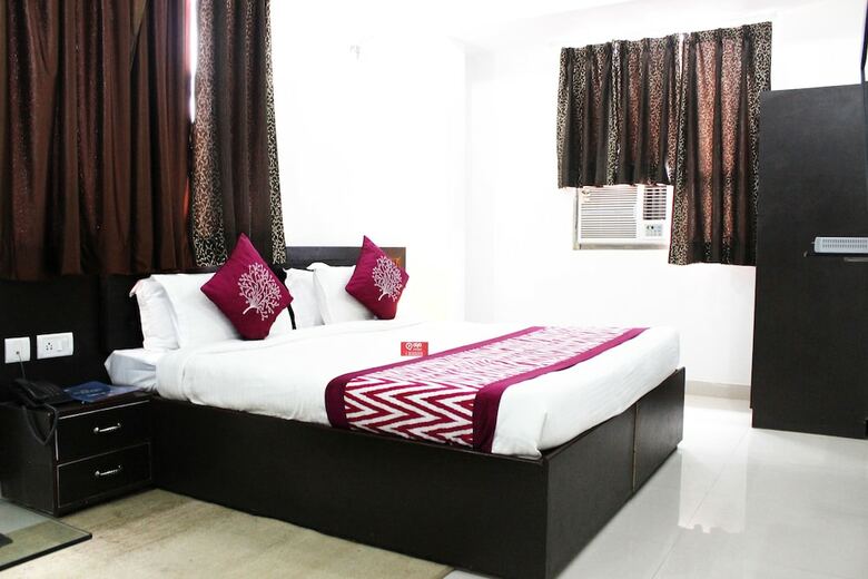 Oyo 9367 Hotel Taj Galaxy