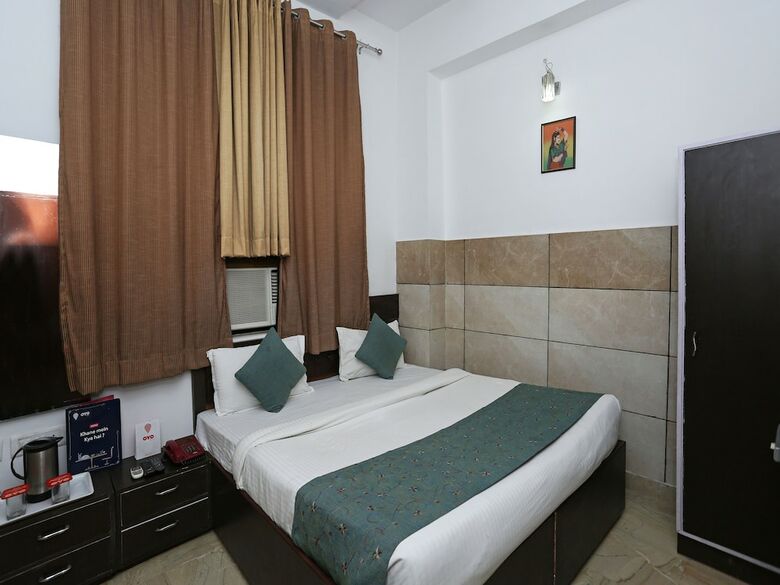 Oyo 9367 Hotel Taj Galaxy