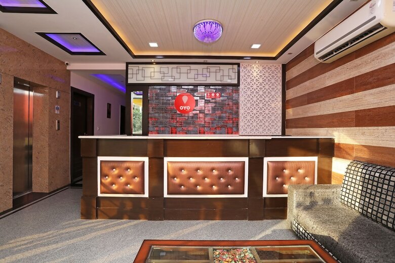 Oyo 10454 Hotel Riviera