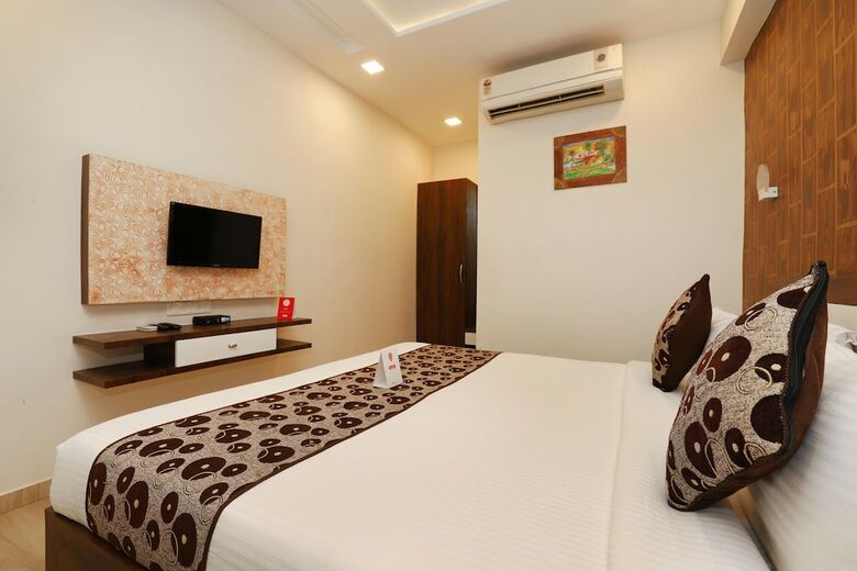 Oyo 6862 Hotel Progressive Inn