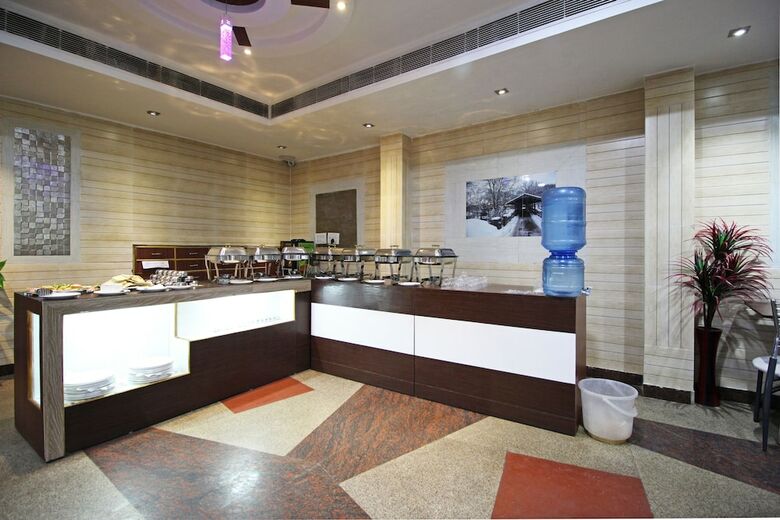 Oyo 5539 Merit Hotel