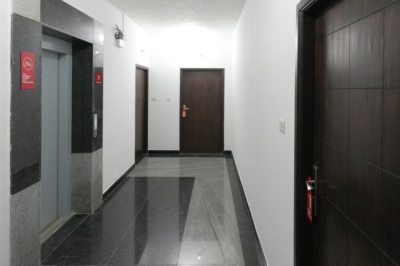 Hotel Oyo 6345 Royce Ebony