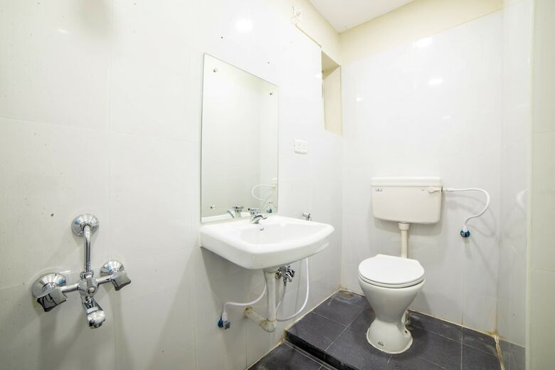 Hotel Oyo 6375 Perungudi