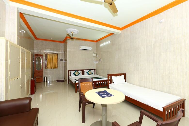 Hotel Oyo 7747 Ss Residency