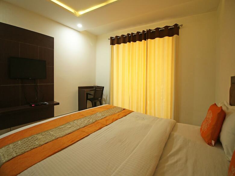 Hotel Oyo 8095 Arb Suites