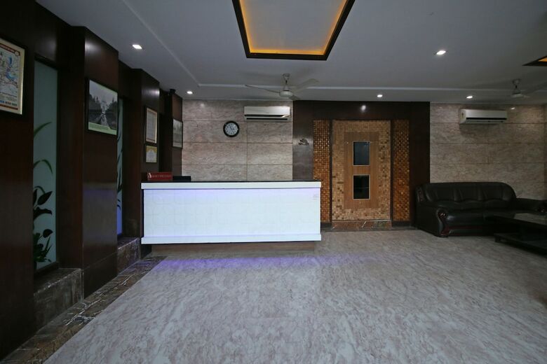 Hotel Oyo 8095 Arb Suites