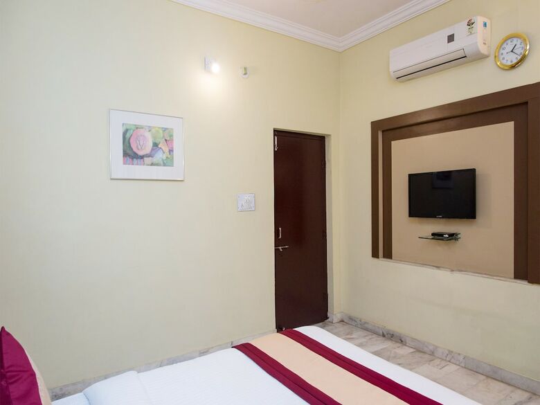 Oyo 10499 Hotel Shiv Shakti
