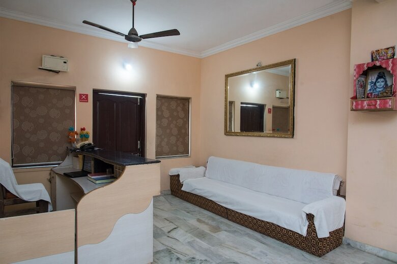 Oyo 10499 Hotel Shiv Shakti