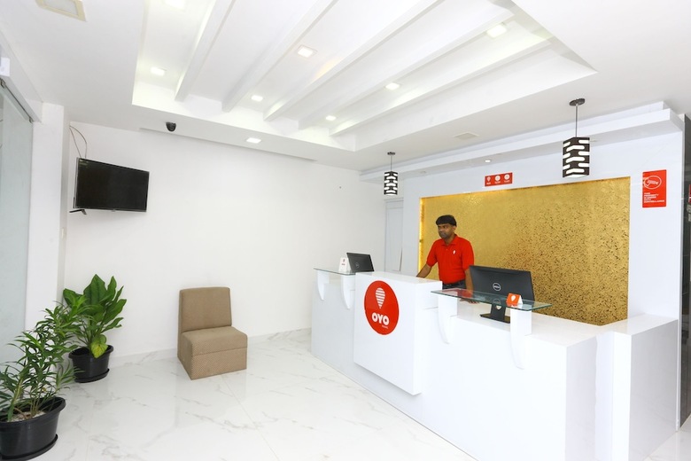 Hotel Oyo 9372 Rich Inn