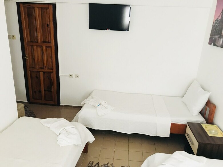 Hotel Cam Otel