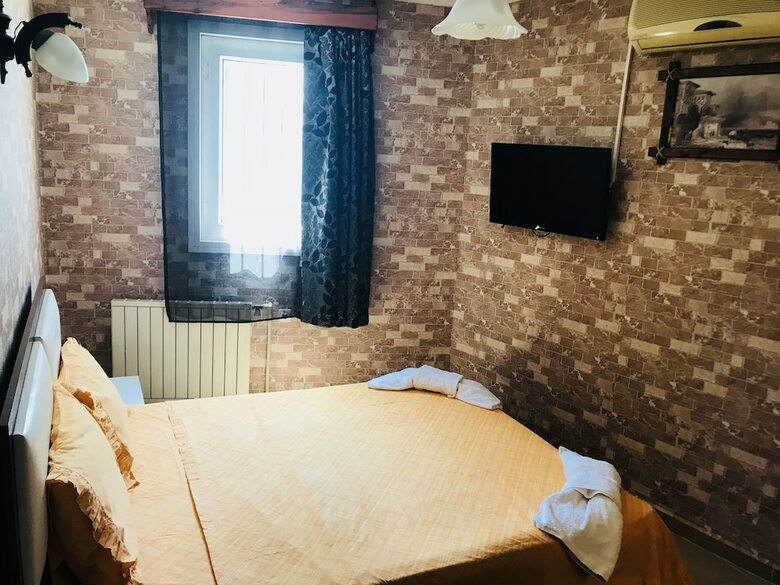 Hotel Cam Otel