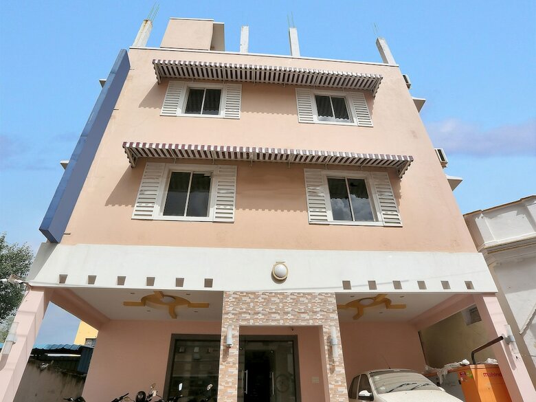 Hotel Oyo 9258 Rd Towers
