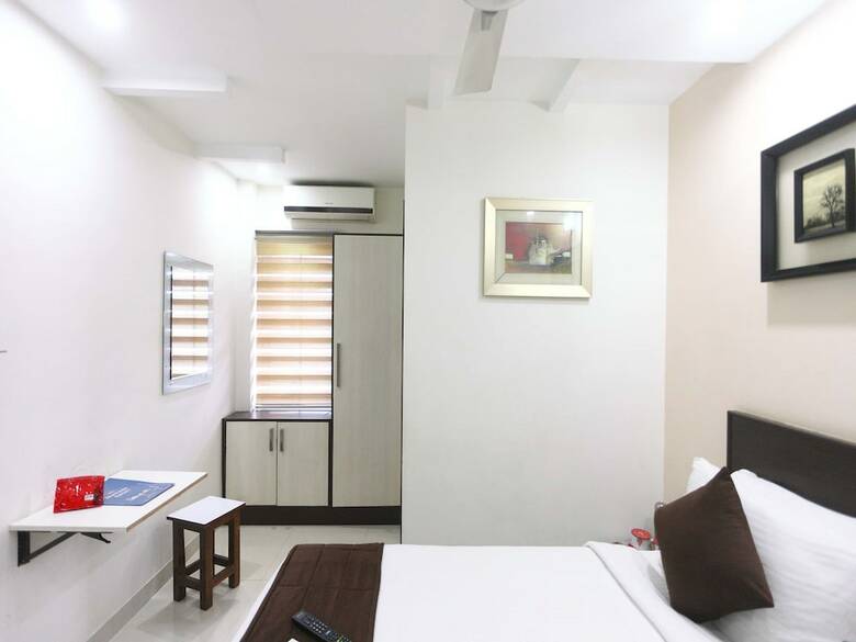 Hotel Oyo 9258 Rd Towers