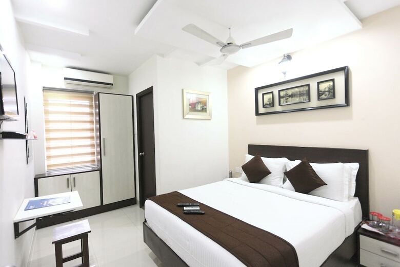 Hotel Oyo 9258 Rd Towers