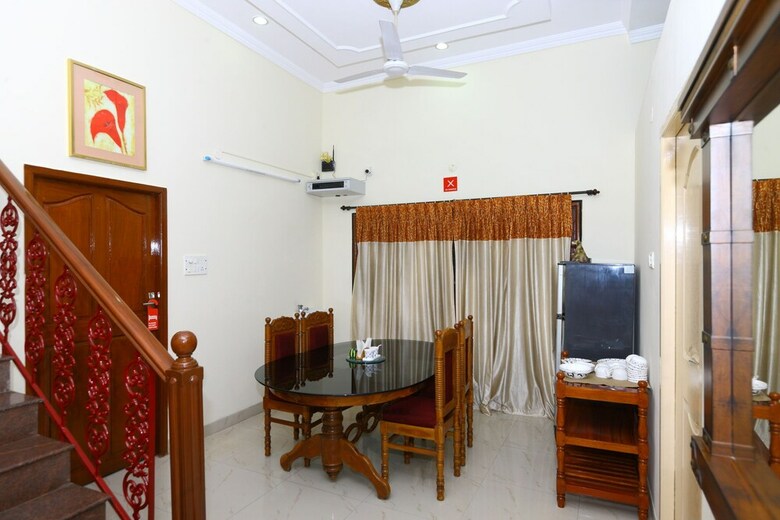 Hotel Oyo 9257 Egmore