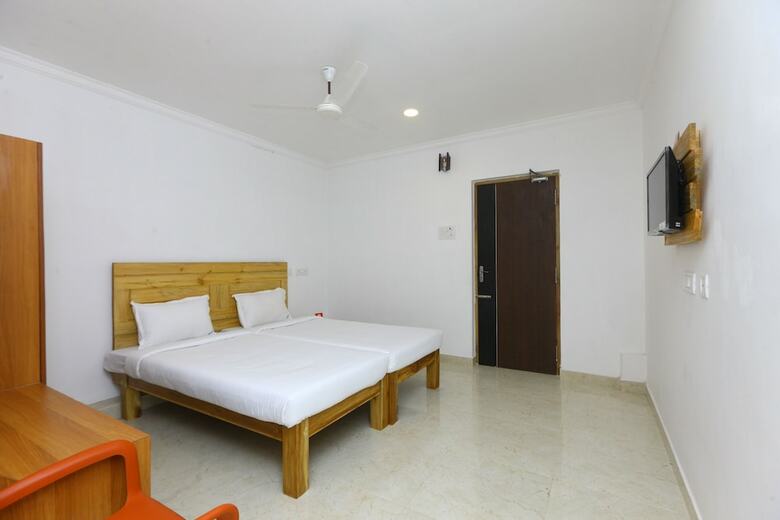 Hotel Oyo 9373 Pondy Bazaar