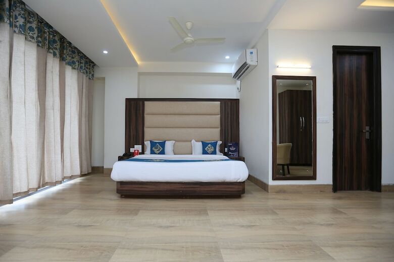 Hotel Oyo 9667 Sashtrdhara Road