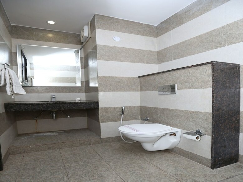 Hotel Oyo 9667 Sashtrdhara Road