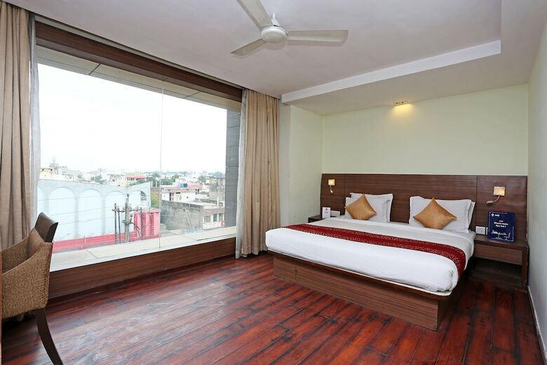 Oyo 9580 Hotel Garnet Inn