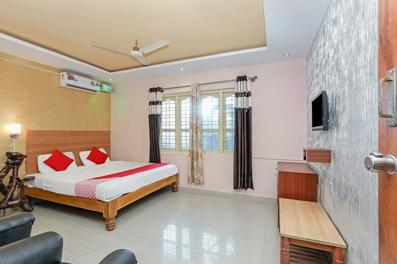 Hotel Oyo 9592 Maharaja Palace Resort