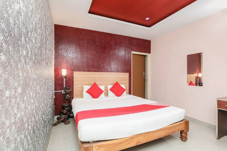 Hotel Oyo 9592 Maharaja Palace Resort