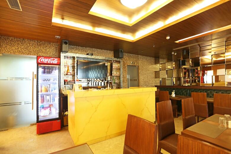 Oyo 5614 Hotel Rolex Inn