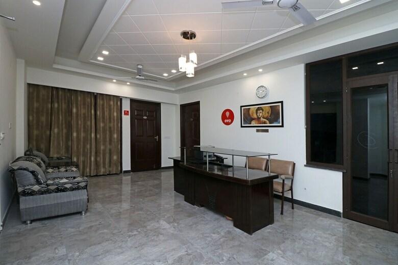 Hotel Oyo 9977 Jagat Residency