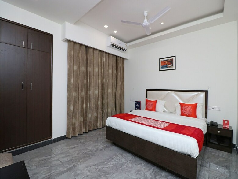 Hotel Oyo 9977 Jagat Residency